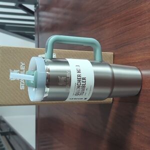 New Stanley Quencher Stainless Steel Shale 30oz